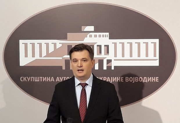 За наредних шест месеци 905 милиона